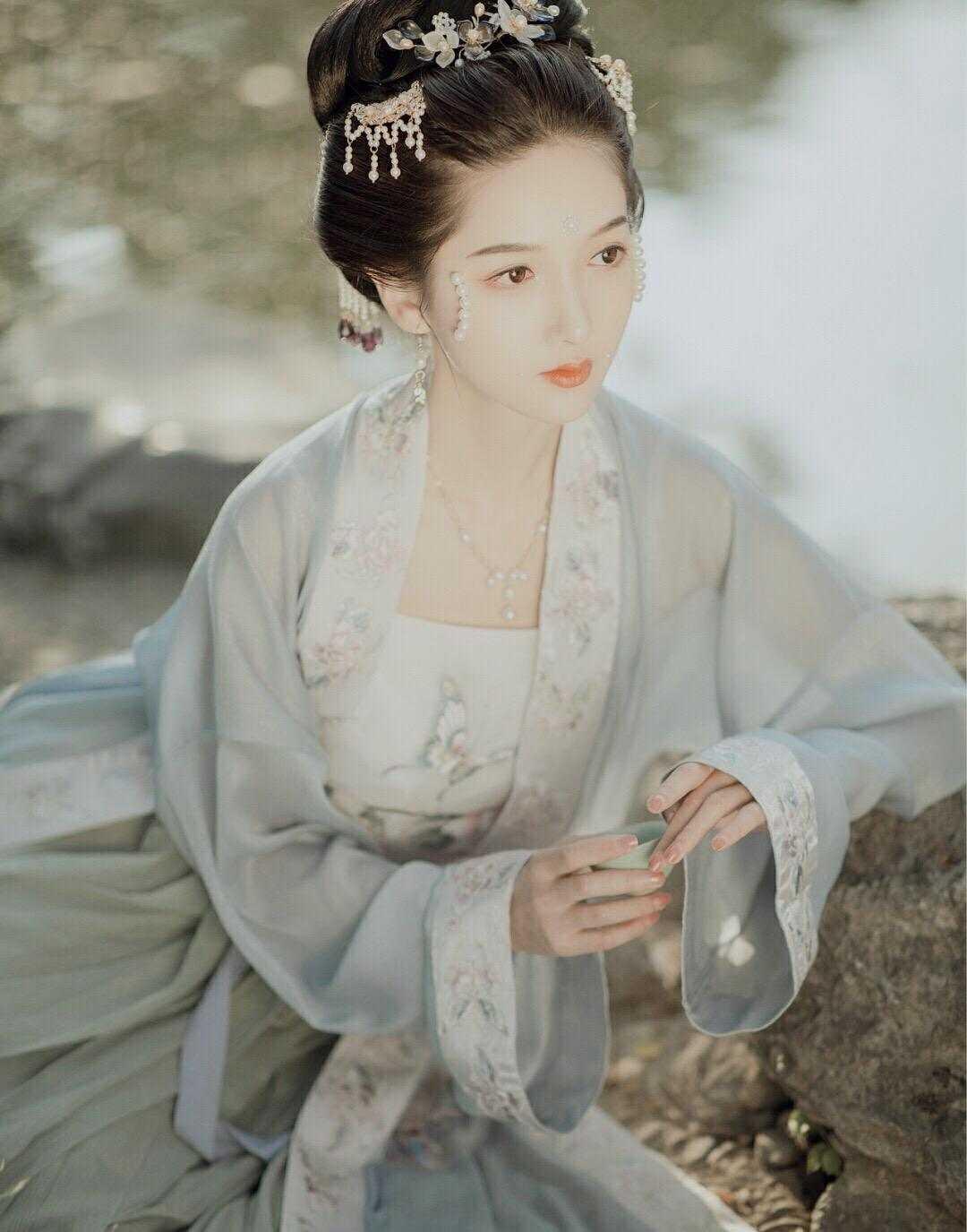 向天借了五百年 突然笑死